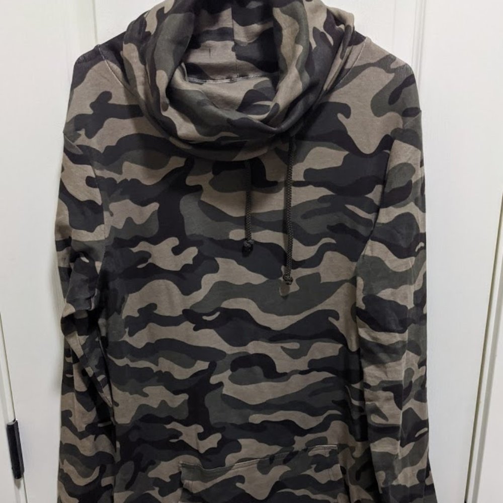 CAMO COWL BY CHELSEA DEBOER LaurieBelles